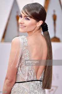 actor-olivia-culpo-unveils-a-oneofakind-marchesa-for-stella-artois-picture-id645621208.jpg