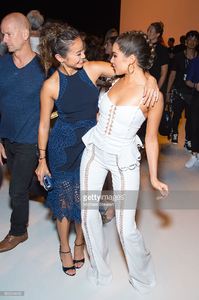 actress-jamie-chung-and-olivia-culpo-attend-the-jonathan-simkhai-picture-id602244452.jpg