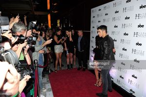 actress-olivia-culpo-and-singer-nick-jonas-arrive-at-hyde-bellagio-at-picture-id471214414.jpg