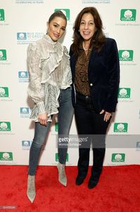 actress-olivia-culpo-and-svp-consumer-marketing-cotton-incorporated-picture-id624052084.jpg