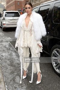 actress-olivia-culpo-arrives-to-the-jeremy-scott-fall-2016-fashion-picture-id510429804.jpg