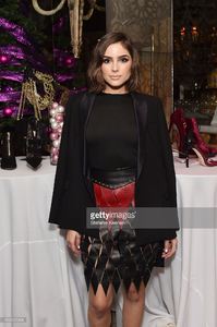 actress-olivia-culpo-attends-givingtuesdayshoedazzle-hosted-by-olivia-picture-id500525908.jpg