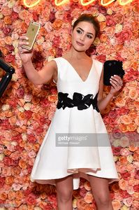 actress-olivia-culpo-attends-lord-taylor-birdcage-launch-party-at-picture-id519727844.jpg