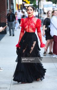 actress-olivia-culpo-is-seen-in-walking-in-soho-on-june-20-2017-in-picture-id699147022.jpg