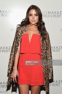 actress-olivia-culpo-poses-backstage-at-the-bcbgmaxazria-fashion-show-picture-id463264906.jpg