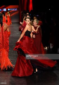 actress-olivia-culpo-walks-the-runway-at-the-american-heart-go-red-picture-id509651004.jpg