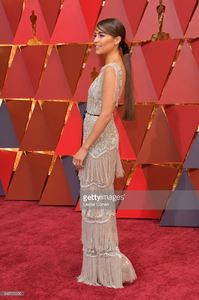 actressmodel-olivia-culpo-attends-the-89th-annual-academy-awards-at-picture-id645725350.jpg