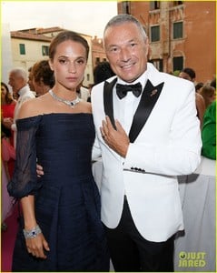 alicia-vikander-makes-stunning-appearance-at-bulgaris-festa-04.thumb.JPG.f4fd557e122443dcec226e0258480193.JPG