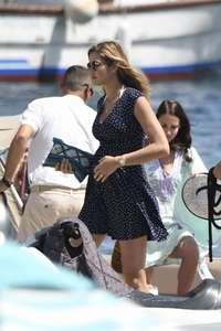 ana-beatriz-barros-in-mykonos-for-her-first-wedding-anniversary-290617_4.jpg