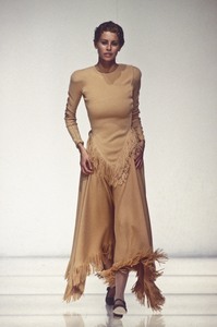 armani-fw-1993-3.thumb.jpg.1c044153129be5bb93c01bfd01d8bf05.jpg