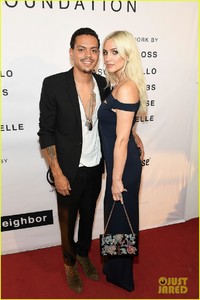 ashlee-simpson-evan-ross-make-art-with-a-cause-charity-event-a-family-affair-04.jpg