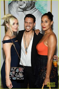 ashlee-simpson-evan-ross-make-art-with-a-cause-charity-event-a-family-affair-19.jpg