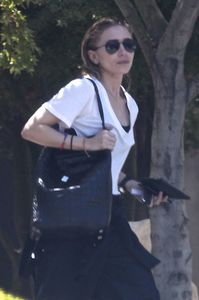 ashley-olsen-out-in-beverly-hills-july-2017-2.jpg