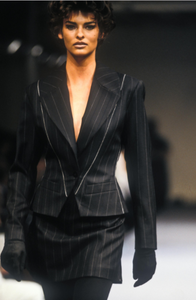 azzedine-alaia-fw-1990-1.thumb.png.af9e16f46de4dd090adac37ff94e803a.png