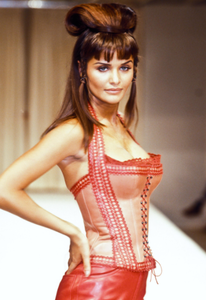 azzedine-alaia-ss-1992-16.thumb.png.bfd44dd933232678b430e58f252fde9a.png