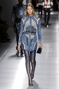 balmain-m-rs18-2736.thumb.jpg.36f45572ccbc47b3ab8c11f77ff9adca.jpg