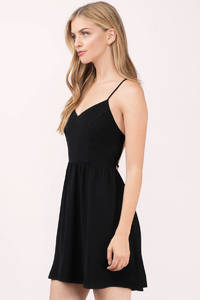 black-sonya-strappy-skater-dress-3.thumb.jpg.c6500ad473b0c2143800696b83de3d88.jpg