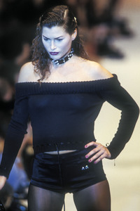 blumarine-ss-1995-7.thumb.JPEG.095ffa9fab0120806c8f5b9206a3debb.JPEG