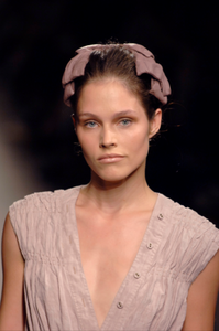 botega-venetta-ss-2007-3.thumb.png.7b3c0ee0a21f7c54c84d3f7a98513466.png