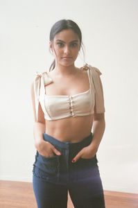 camila-mendes-office-magazine-2017-1.thumb.jpg.2e7674ef99ae6b0b1cb7c1510659605c.jpg