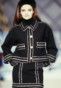 chanel-fw-1990-1.thumb.png.3df85d44b71f6e19e13620af06dfd516.png