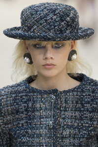 chanel-hc-clp-rf17-0047.thumb.jpg.e17767c2ec1db9962aa183f6b4db7fd4.jpg