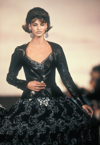 chanel-hc-fw-1990-2.thumb.png.ad48f435538abaac70e3dc58c2189749.png