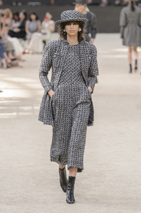 chanel-hc-rf17-0041.thumb.jpg.ce5a24af72702c4d2baf53d89d486ee4.jpg