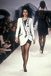 chanel-hc-ss-1990-3.thumb.png.b41e8f776365c4a87feebf9ff8a97e98.png