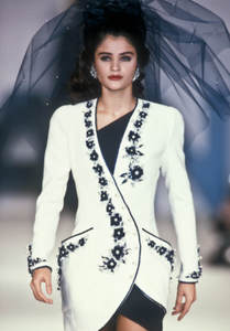 chanel-hc-ss-1990-4.thumb.png.e6644abc4f70e363eded564227827c92.png