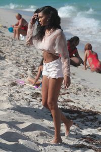 chanel-iman-and-heidy-de-la-rosa-in-a-bikinis-beach-in-miami-07-01-2017-15.jpg