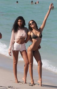 chanel-iman-and-heidy-de-la-rosa-in-a-bikinis-beach-in-miami-07-01-2017-4.jpg