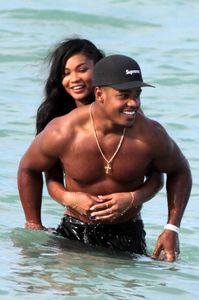 chanel-iman-and-sterling-shepard-miami-06-30-2017-9.jpg