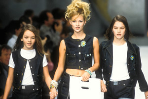 chanel-ss-1996-3.thumb.jpg.f83ed777cf8e2f6996c68eb28a38e6d5.jpg
