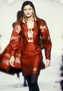 chantal-thomas-fw-1990-5.thumb.png.5d8a068c81a51b51a91c97dfbf4b2a24.png