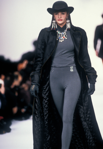 chantal-thomas-fw-1990-8.thumb.png.81830a4f55f4988708be4152335cc0cc.png