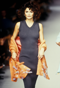 chloe-fw-1995-2.thumb.png.312e3a8986ba5880ca8c43c6a51e49e0.png