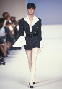 chloe-ss-1990-1.thumb.png.b76e1832cd1c291e7e97673b8ca37a69.png