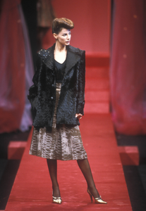 christian-lacroix-fw-1998-2.thumb.png.5592775af9ad0e46cb0106c5380d18b3.png