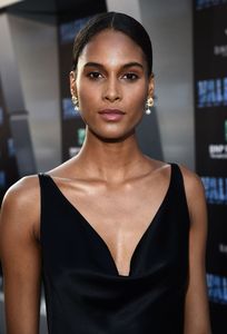 cindy-bruna-valerian-and-the-city-of-a-thousand-planets-premiere-in-los-angeles-07-17-2017-3.jpg