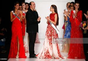 designer-tony-ward-and-miss-universe-olivia-culpo-appear-on-the-for-picture-id185937861.jpg