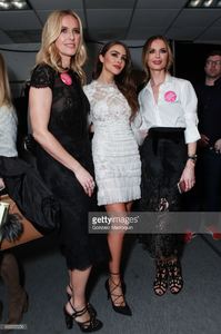 designers-karen-craig-and-georgina-chapman-pose-with-olivia-culpo-picture-id635557250.jpg