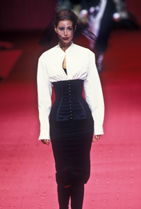 dolce-gabbana-fw-1997-3.thumb.png.734942e8b25eec737ae06fe231c60ac1.png