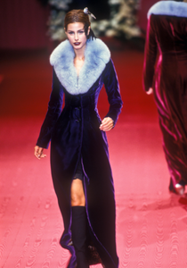 dolce-gabbana-fw-1997-6.thumb.png.407eeb2dbd3494a8956c0d0d9b6938fa.png