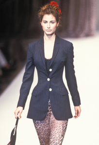 dolce-gabbana-ss-1997-2.thumb.png.07d08b6181546bfa68de6b8fde6d9d28.png