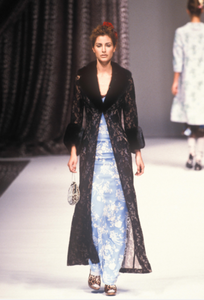 dolce-gabbana-ss-1997-6.thumb.png.52ee4a35e0d7f60e850c6f2da4788d37.png