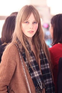 edie_27may11_stylefileme.thumb.jpg.0d5de3eeb1cdd3c657362a31fe3e8f46.jpg