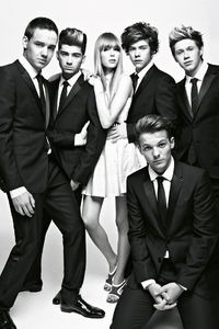 edie_british_vogue_dec12_vogue_1280.thumb.jpg.3b60df4b19ccacb4a641980252318448.jpg