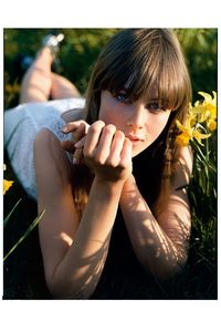 edie_british_vogue_jun12_vogue_1280.thumb.jpeg.6ee007a943957b7325bfb70c02c924af.jpeg