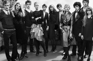 edie_burberry_aw06_fmd.thumb.jpg.8becb4e6ee0f9ded8c61f0fcf2c48697.jpg